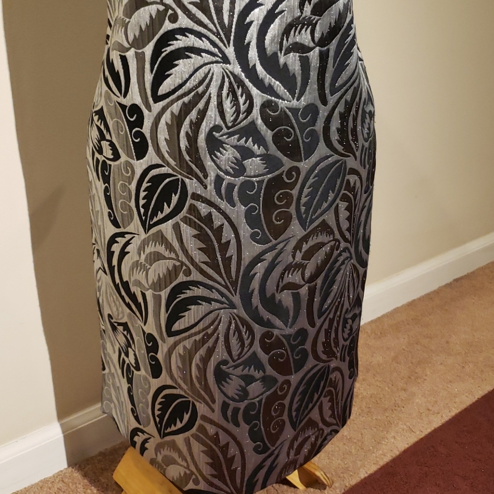 MAGGY LONDON DRESS - Picture 7 of 16